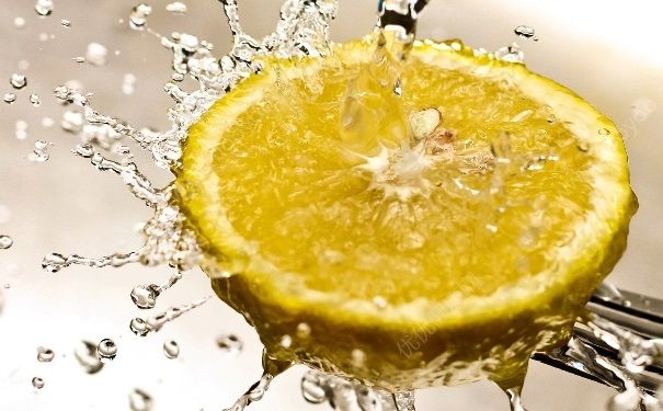 喝柠檬水对身体好吗？喝柠檬水的好处有哪些？(3)