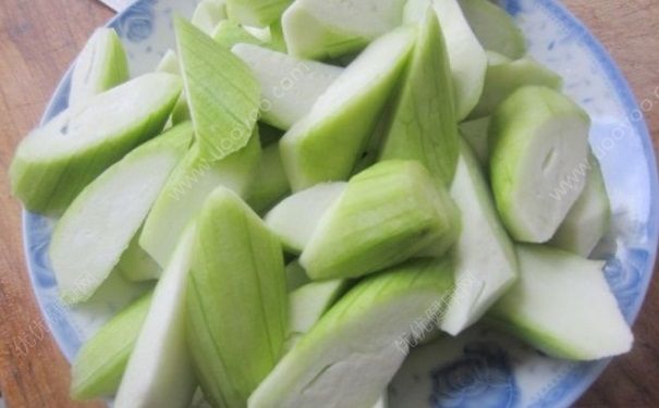 丝瓜和洋葱能一起吃吗？丝瓜洋葱炒肉片的做法(4)