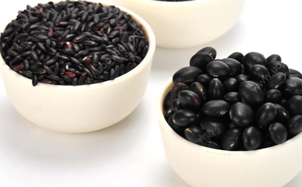 黑芝麻和黑豆一起吃有什么好处？黑芝麻和黑豆同食有哪些好处？(1)