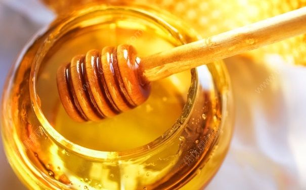 蜂蜜底下白色沉淀是什么？白色沉淀影响蜂蜜质量吗？(1)