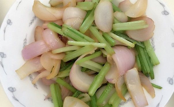 芹菜洋葱可以一起吃吗？芹菜和洋葱一起吃有什么影响？(1)