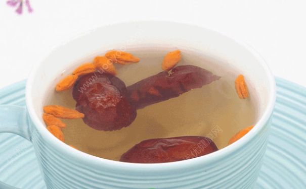 红枣和枸杞一起泡水喝有什么作用？红枣枸杞泡水喝的功效(4)