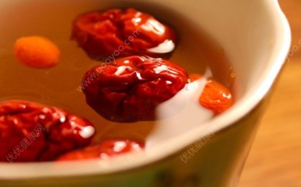 红枣和枸杞一起泡水喝有什么作用？红枣枸杞泡水喝的功效(2)