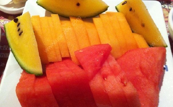 西瓜和哈密瓜能一起吃吗？西瓜和哈密瓜同食好吗？(1)