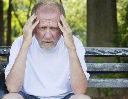 警惕脑出血症状 老年人春季预防疾病方法