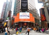 9名重庆医生亮相纽约时代广场巨屏广告