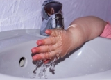 冷水和热水洗手并没有什么差别 一样杀菌