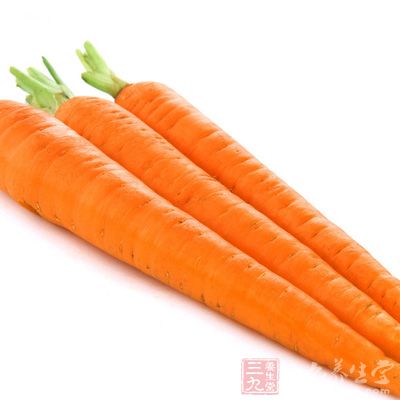 胡萝卜中含有大量的β—胡萝卜素，因此不能吃得太清淡