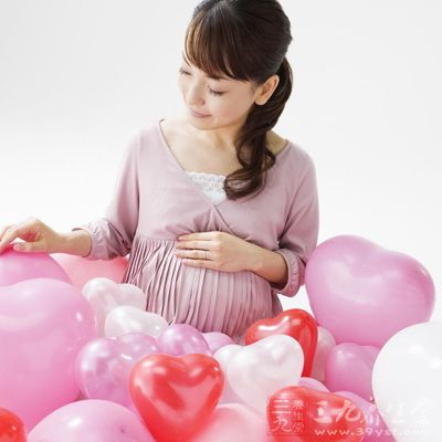 从怀孕的第2个月开始，孕妇就有了早孕反应