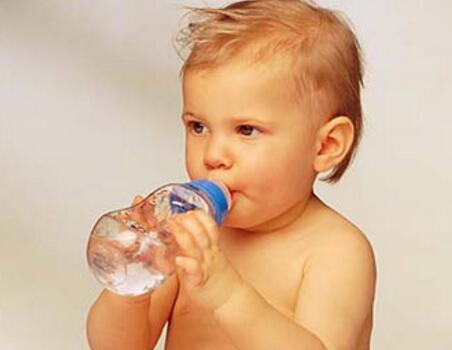 宝宝喝水的好处是什么