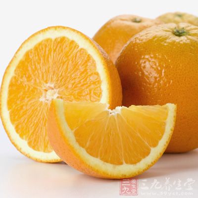 橙子和橘子长得差不多，外表。而且两者都属于同一类，寒性类的水果