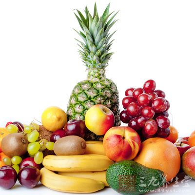 我们可以用水果、高纤维食品植提纤天然食品替代，逐渐克服吃零食的习惯
