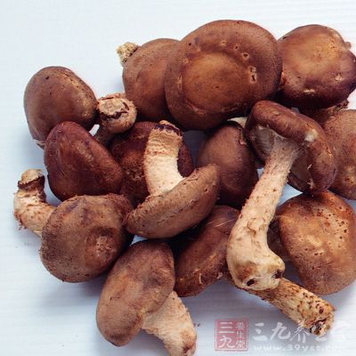 蘑菇是理想的天然食品，它有除了酸甜苦辣咸以外，还有第六种味道——鲜