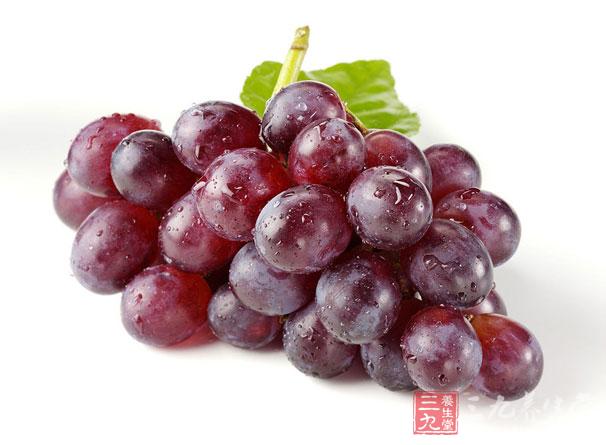 男人每天可以吃一串葡萄或者吃一些葡萄干