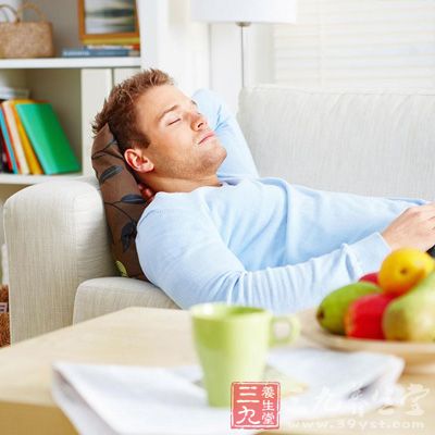 午睡不仅能提高工作效率还能预防冠心病