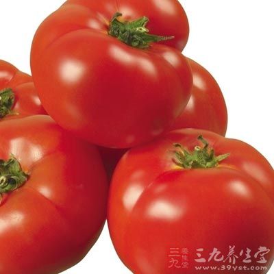 维生素C高的食物有花菜、青辣椒、橙子、葡萄汁、西红柿