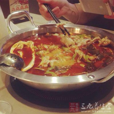 少吃辛辣、燥热的食物