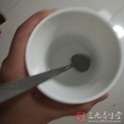 多喝水不憋尿