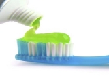 定期刷牙能治病？缓解老年痴呆的方法！
