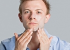 男人不良习惯导致皮肤损伤 男人如何保养脸部皮肤