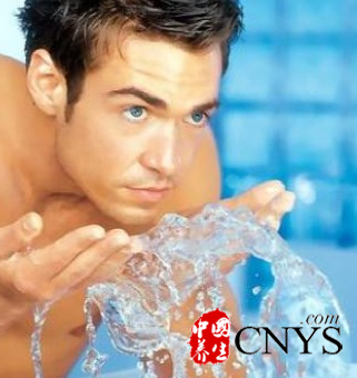 男性日常养生十方法 一定要用温水洗脸