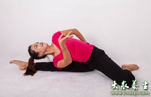 常做腰部瑜伽 告别妇科疾病(2)